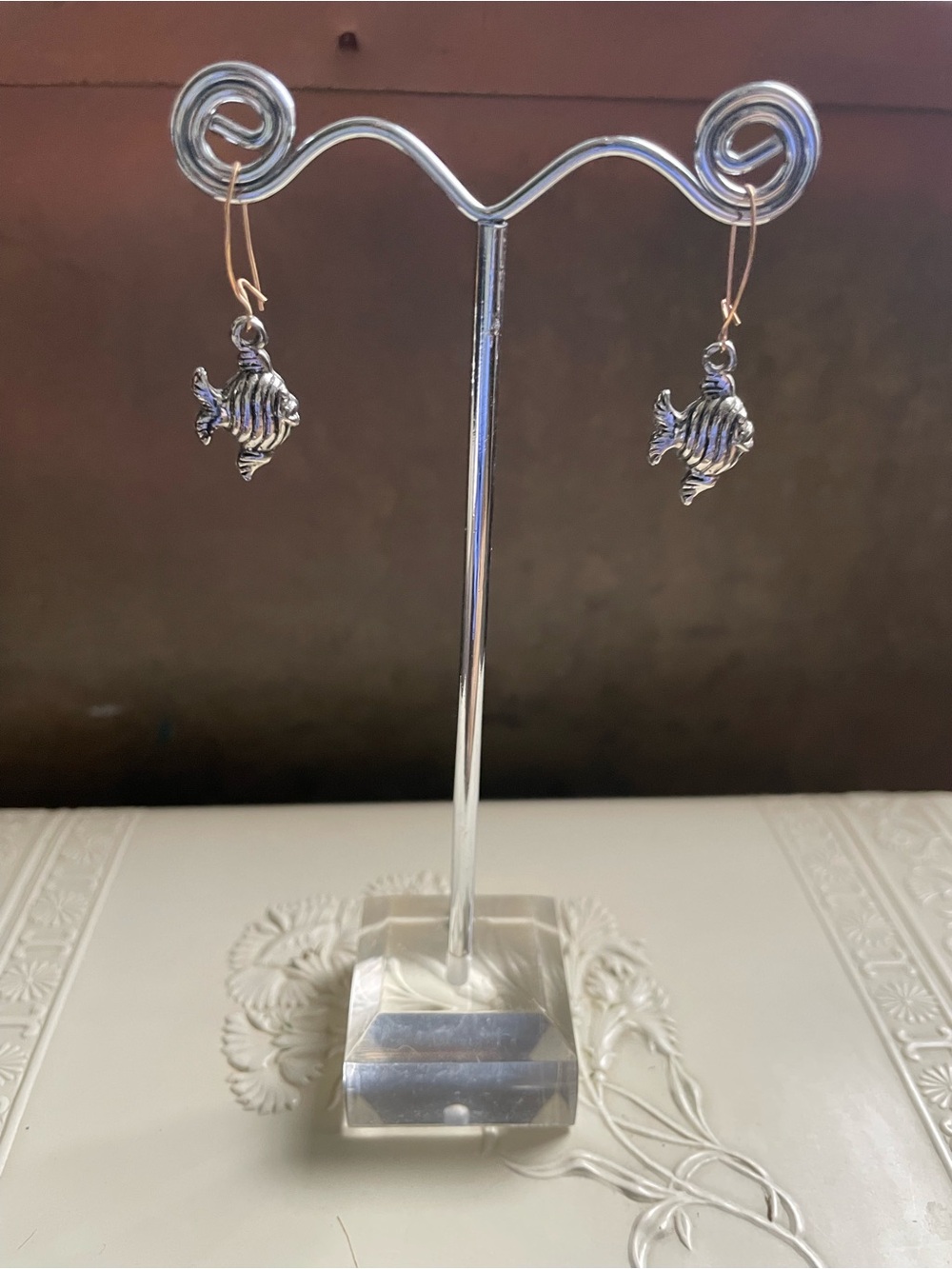Vintage 80s-90s Silver tone fish dangle earrings